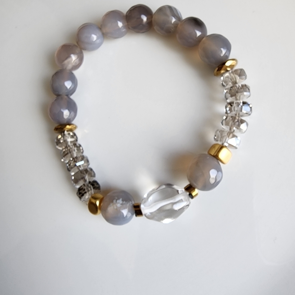 Elegant Gray and Gold Beaded Bracelet - Picture 5 of 5